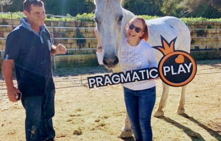 PRAGMATIC PLAY DONA €10.000 A DREAMS OF HORSES FARM A GOZO E RMJ HORSES