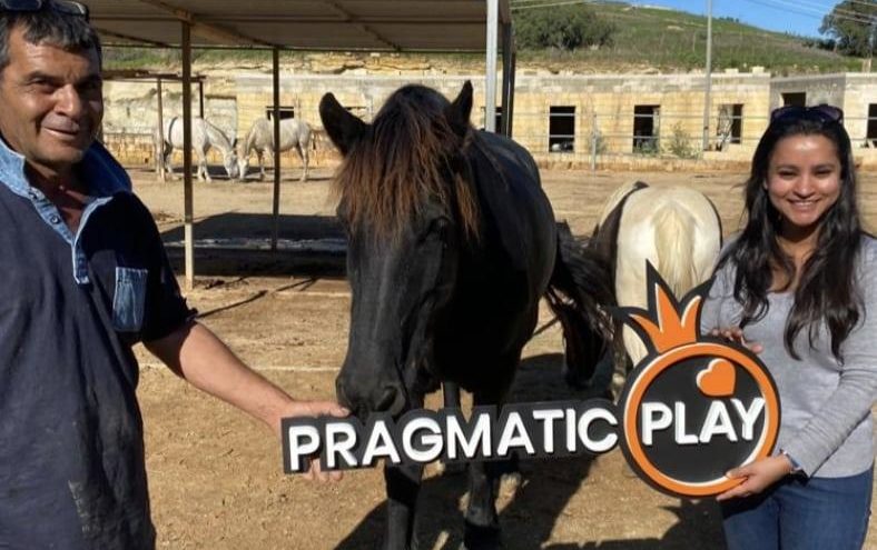 PRAGMATIC PLAY 向戈佐岛的梦想马场和 RMJ HORSES 捐赠了 10,000 欧元