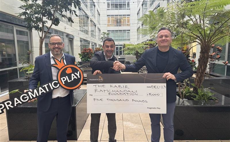 Julian Jarvis, CEO & Co-Founder of Pragmatic Play & Veridian (Gibraltar) Limited (right), pictured with Nik Ramchandani of The Kabir Ramchandani Foundation (centre), and John Gordon, Director of Corporate Affairs at ARRISE (left).